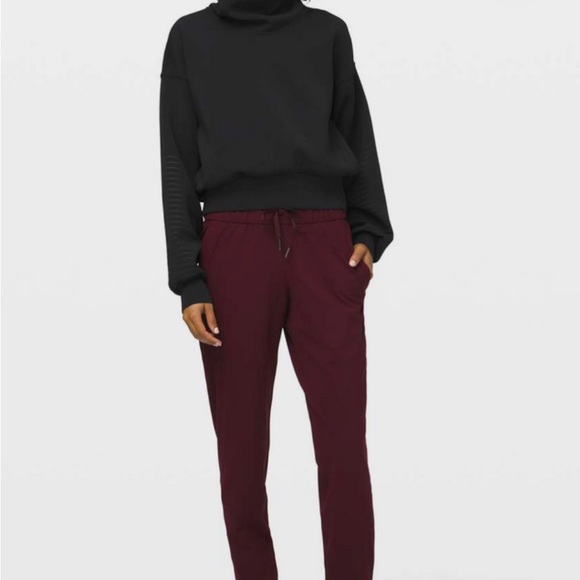 lululemon athletica Black Long Sleeve - Picture 2 of 11